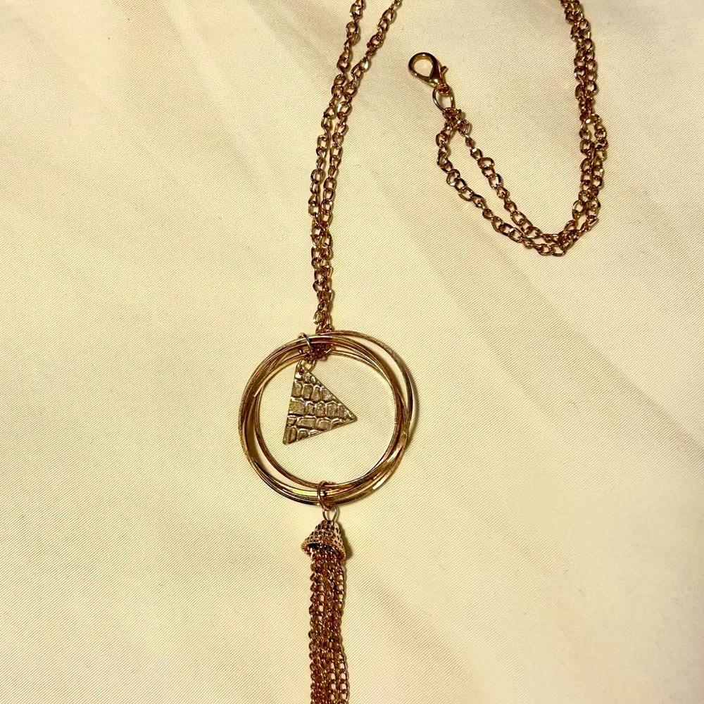 Chic Gold Circle Pendant Necklace